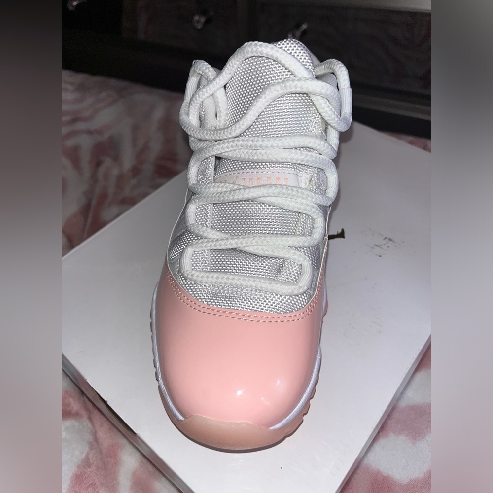 Jordan Retro 11 Size 5 in Wmns
